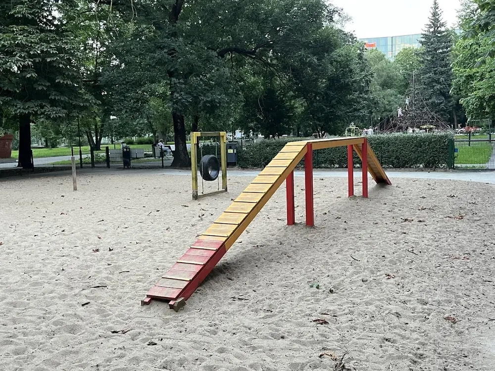 Politseiaia koerte jalutusväljak